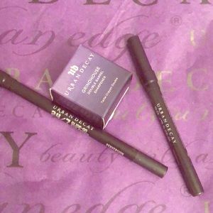 BRAND NEW ✨ Urban Decay “PEVERSION” eye-liner